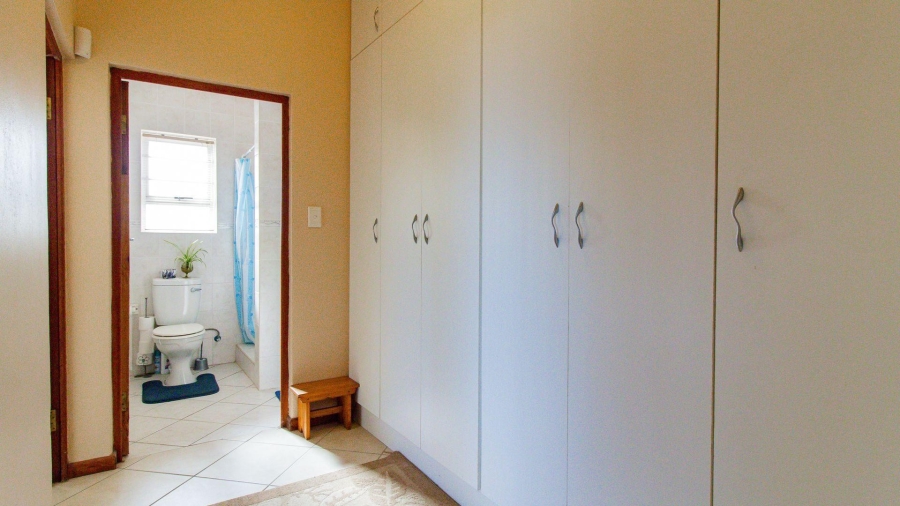 4 Bedroom Property for Sale in De Kelders Western Cape